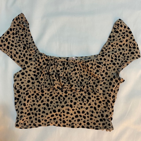 PacSun Tops - Cheetah print crop top